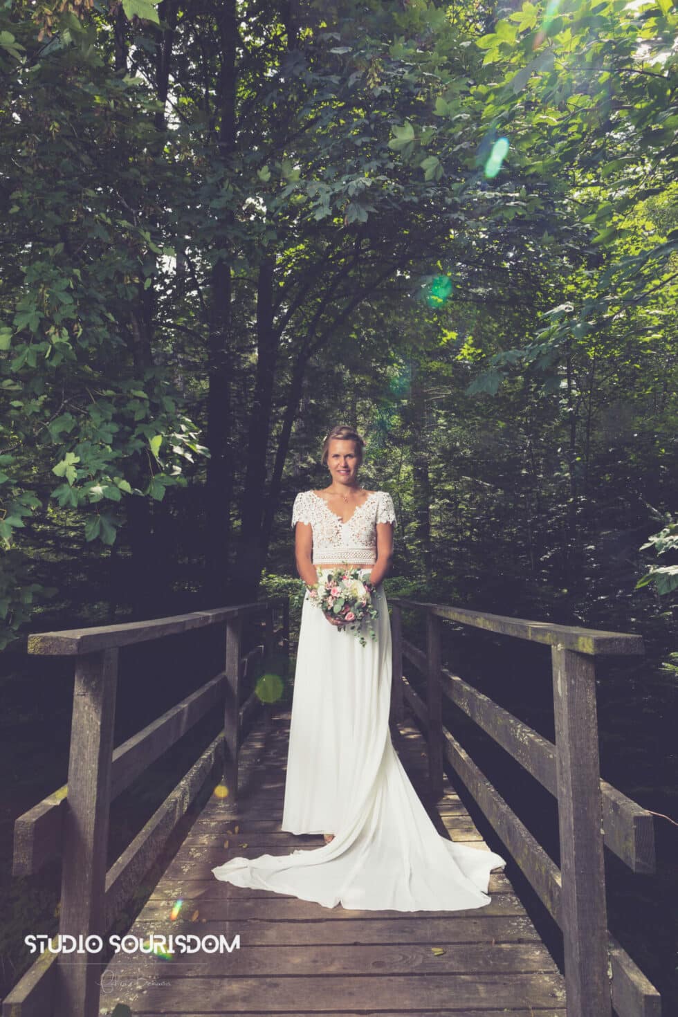 Les reflets de la mariée lors de photos de mariage en Haute-Loire