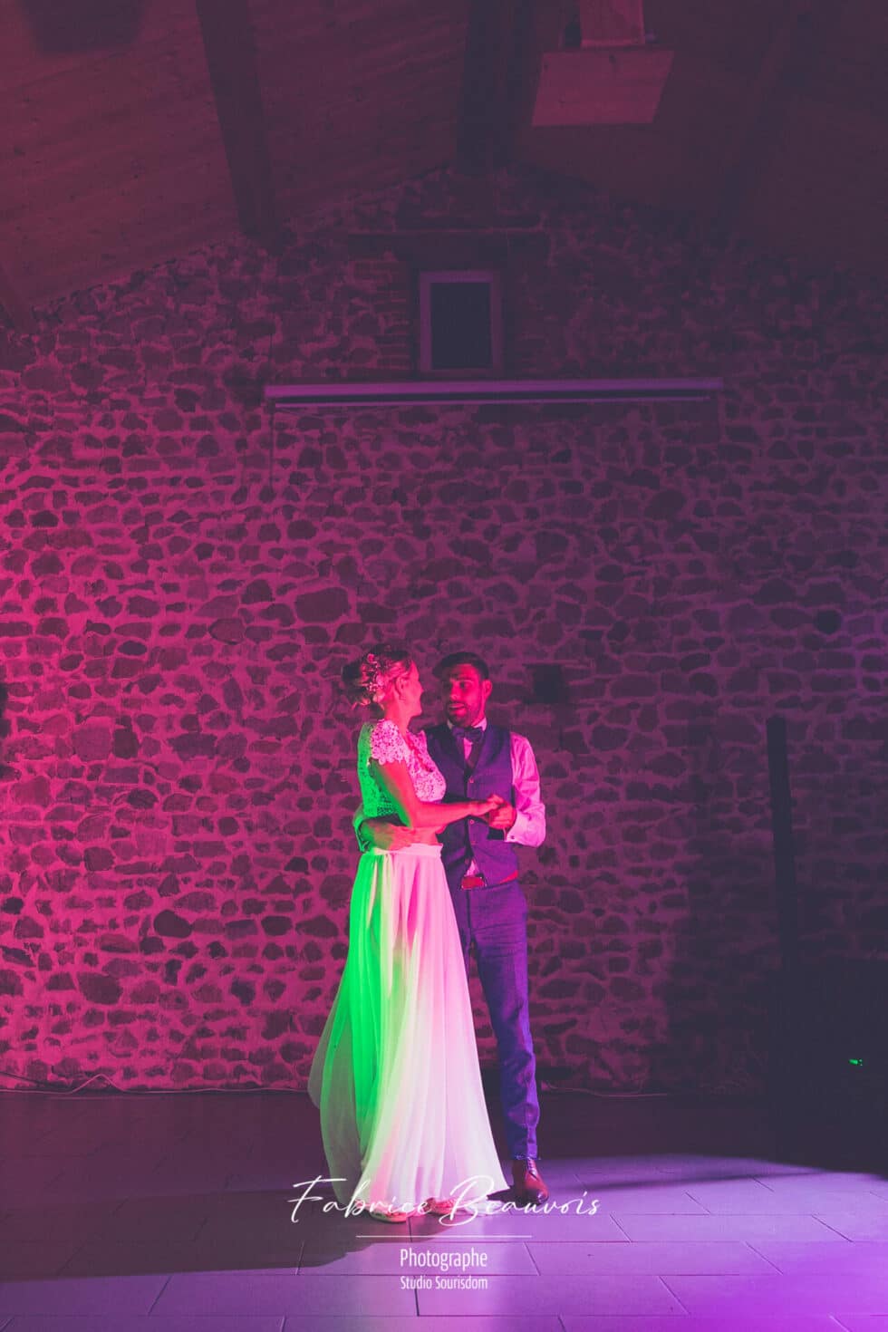 Les premiers pas de danse des mariés en ouverture de la soirée